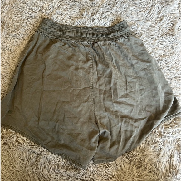 Lululemon shorts - Picture 2 of 5